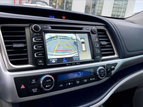 Used 2017 Toyota Highlander Limited Platinum image 28