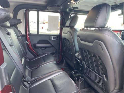 Certified 2022 Jeep Gladiator Rubicon w/ Cold Weather Group image 14