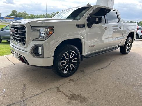 Used 2021 GMC Sierra 1500 AT4 w/ AT4 Value Package image 4