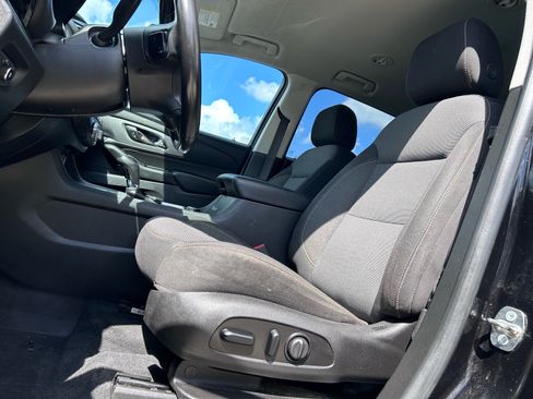 Used 2018 Chevrolet Traverse LT AWD/4WD image 8
