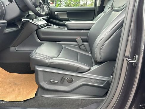 New 2026 Ford Expedition Platinum w/ Driver's Package AWD/4WD image 9