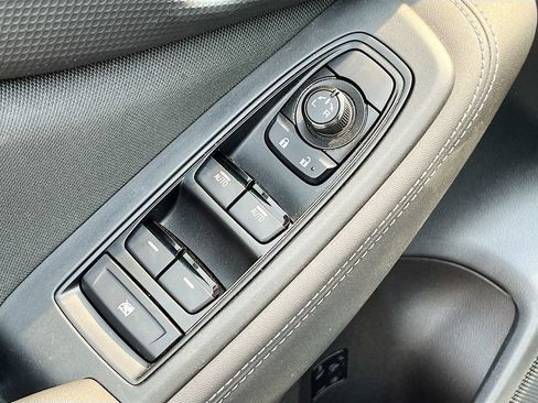 Used 2024 Subaru Forester Premium AWD/4WD image 17