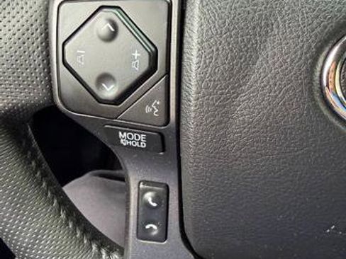 Used 2022 Toyota Tacoma TRD Off-Road w/ Technology Package AWD/4WD image 21