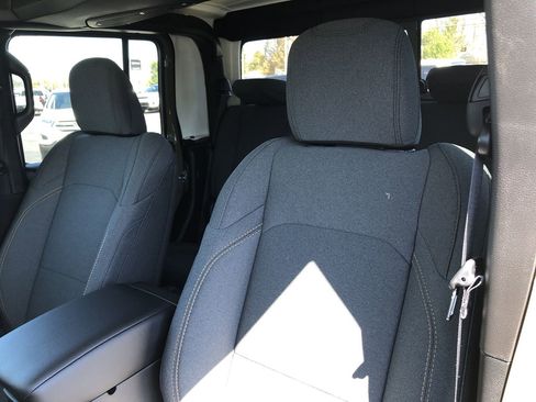 New 2026 Jeep Gladiator Sport image 13