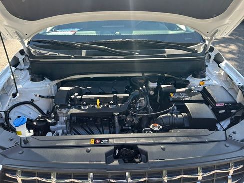 Used 2025 Hyundai Venue SEL FWD image 29