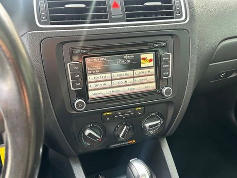 Used 2012 Volkswagen Jetta SE image 8