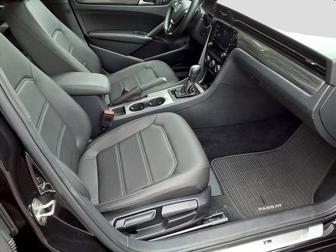 Certified 2021 Volkswagen Passat 2.0T R-Line image 12