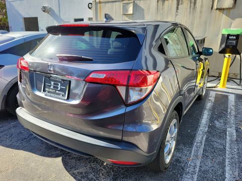 Certified 2022 Honda HR-V LX image 3