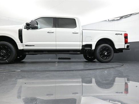 New 2025 Ford F250 Lariat w/ Black Appearance Package image 27