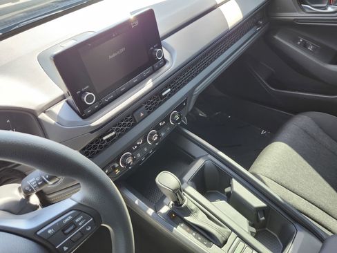 Used 2025 Honda Accord SE image 31