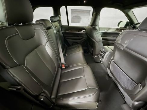 New 2025 Jeep Grand Cherokee Limited image 25