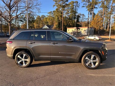 Used 2024 Jeep Grand Cherokee Limited 4xe image 2