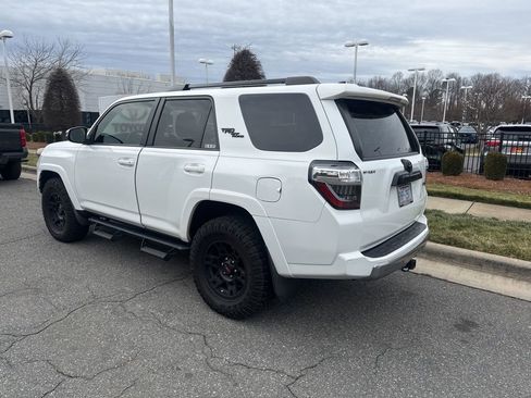 Used 2020 Toyota 4Runner TRD Off-Road Premium image 3