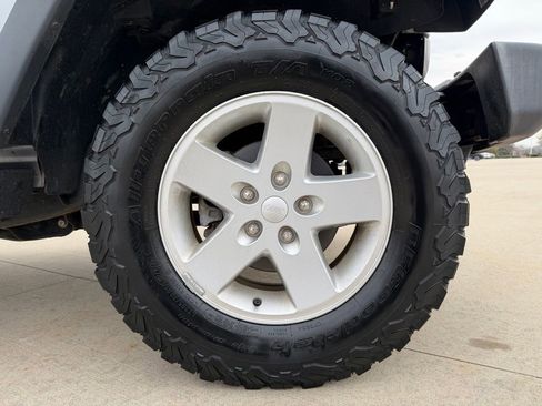 Used 2018 Jeep Wrangler Unlimited Sport S image 25