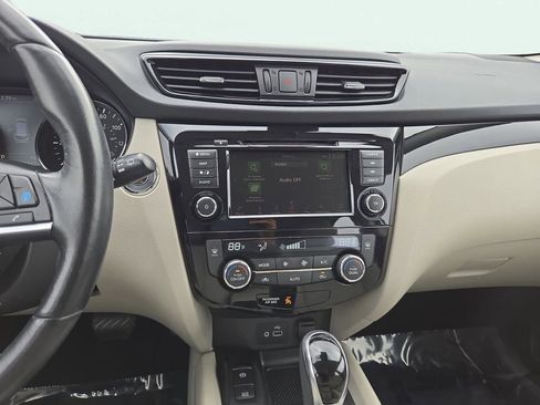 Used 2019 Nissan Rogue Sport SV w/ Technology Package image 24