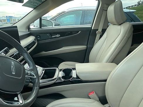 Certified 2021 Lincoln Nautilus Reserve AWD/4WD image 9