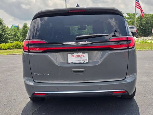 Used 2023 Chrysler Pacifica Touring-L FWD image 7