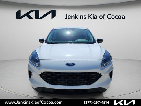 Used 2022 Ford Escape SE w/ SE Sport Appearance Package FWD image 12