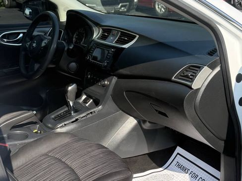 Used 2017 Nissan Sentra SV FWD image 19