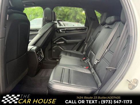 Used 2021 Porsche Cayenne AWD/4WD image 18