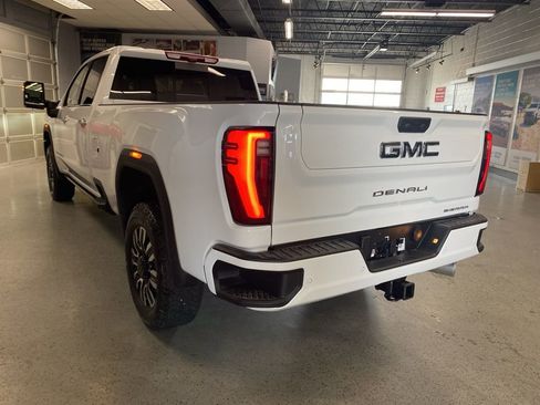 New 2025 GMC Sierra 3500 Denali Ultimate image 5