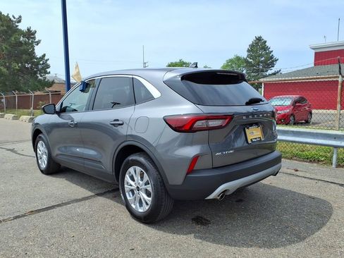 Certified 2024 Ford Escape Active AWD/4WD image 9