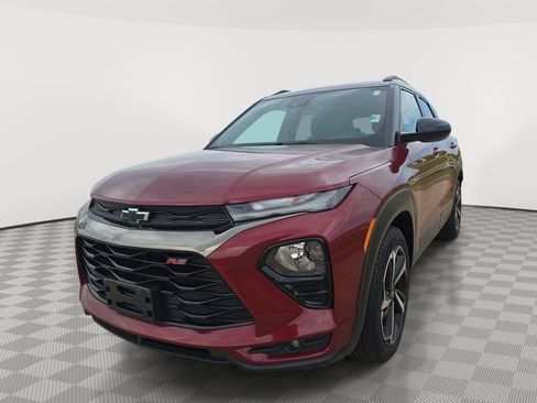 Used 2022 Chevrolet TrailBlazer RS w/ Sun and Liftgate Package FWD image 3
