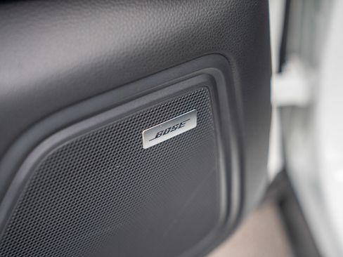 Certified 2026 Porsche Macan AWD/4WD image 11