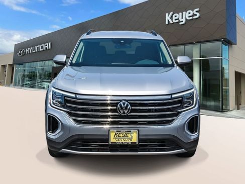 Used 2024 Volkswagen Atlas SE FWD image 2