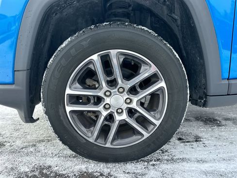 Used 2018 Jeep Compass Latitude image 19