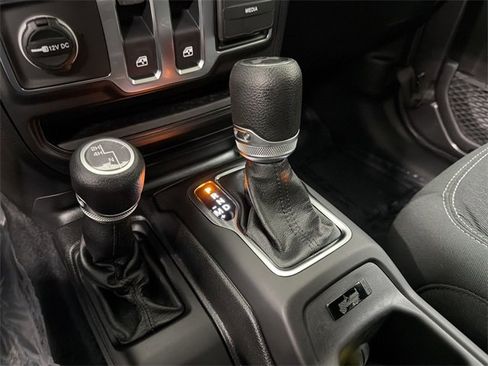 Used 2021 Jeep Wrangler Sport image 27