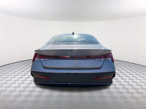 New 2026 Hyundai Elantra SE image 6