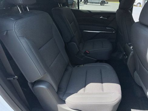 Used 2026 Chevrolet Traverse LT w/ Driver Confidence Package FWD image 29