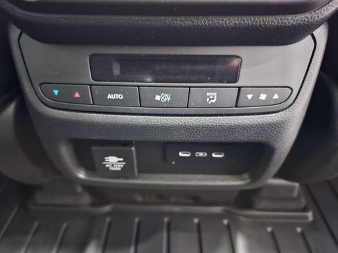 Certified 2025 Honda Pilot TrailSport image 22