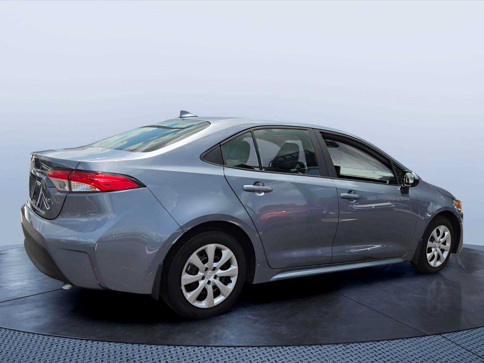 Used 2025 Toyota Corolla LE FWD image 6