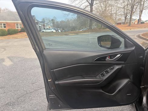 Used 2015 MAZDA MAZDA3 s Grand Touring image 17