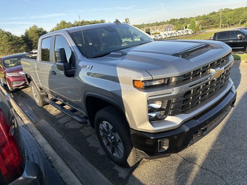 Certified 2025 Chevrolet Silverado 2500 Custom w/ Custom Value Package AWD/4WD image 2