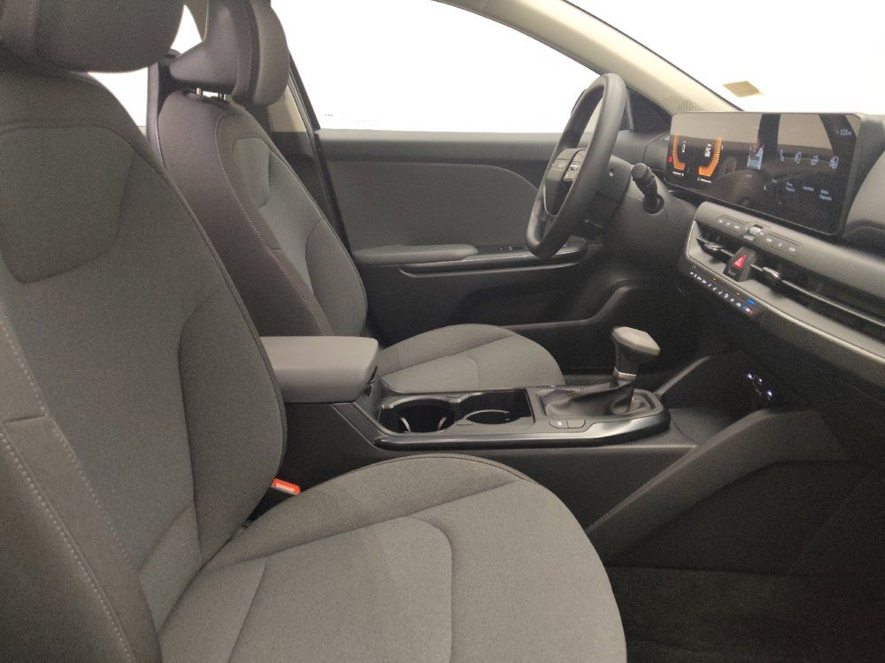 Used 2025 Kia K4 FWD image 21