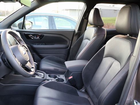 Used 2025 Subaru Forester Touring image 21