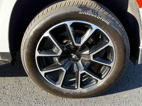 Used 2022 Chevrolet Tahoe RST w/ Sport Performance Package image 18