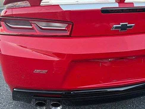 Used 2016 Chevrolet Camaro SS RWD image 4