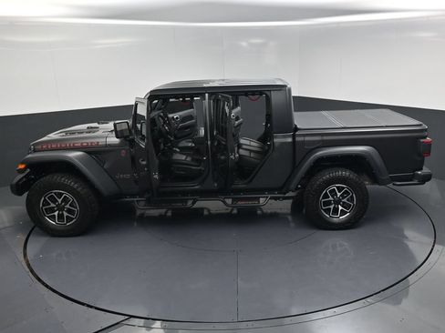 Used 2024 Jeep Gladiator Rubicon w/ Convenience Group AWD/4WD image 24