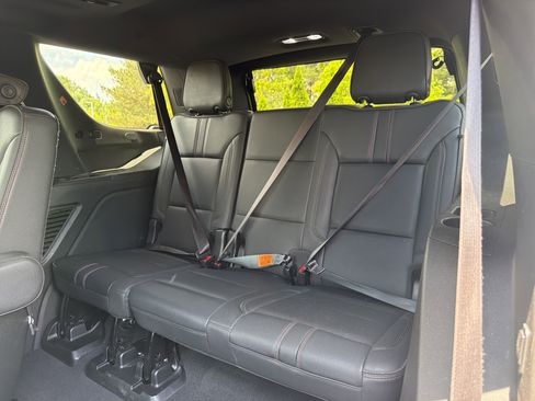 Used 2021 Chevrolet Tahoe RST w/ Luxury Package AWD/4WD image 10