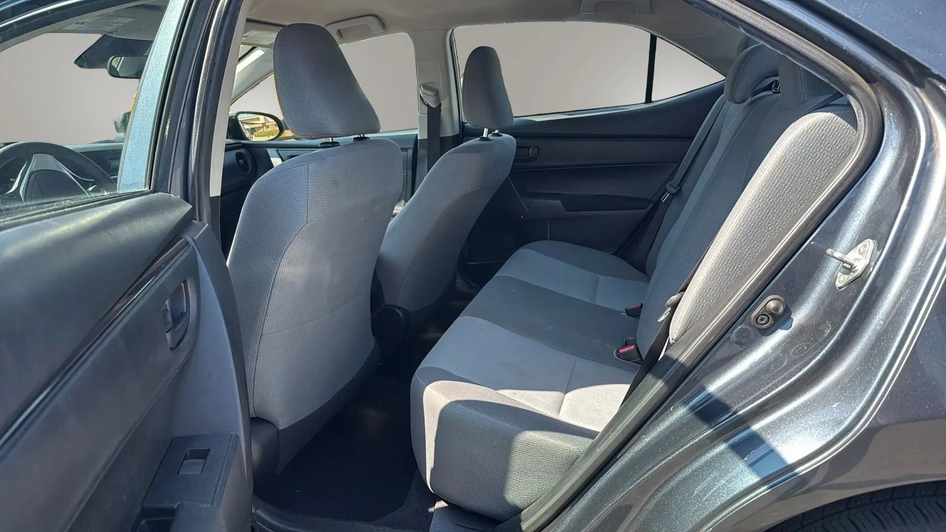 Used 2019 Toyota Corolla L FWD image 9