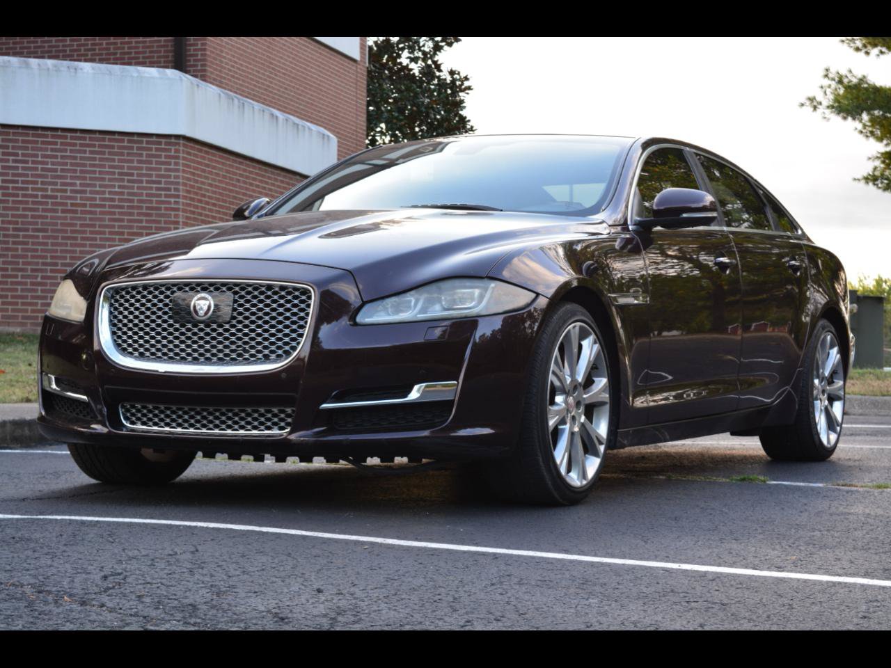 Used 2016 Jaguar XJ L Portfolio RWD image 1