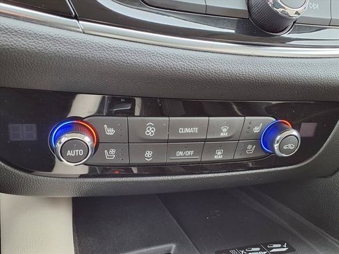 Used 2023 Buick Enclave Avenir w/ Avenir Technology Package AWD/4WD image 8