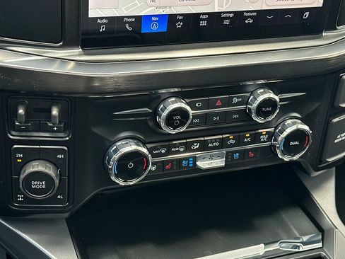 New 2026 Ford F250 Lariat w/ Black Appearance Package AWD/4WD image 19