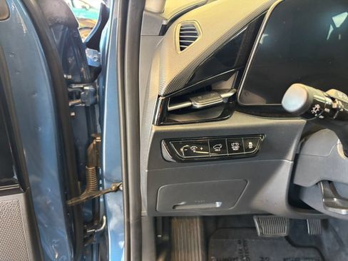 Used 2023 Kia Niro FWD image 16