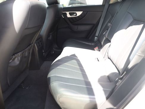 Used 2017 INFINITI QX70 AWD w/ Premium Package image 17