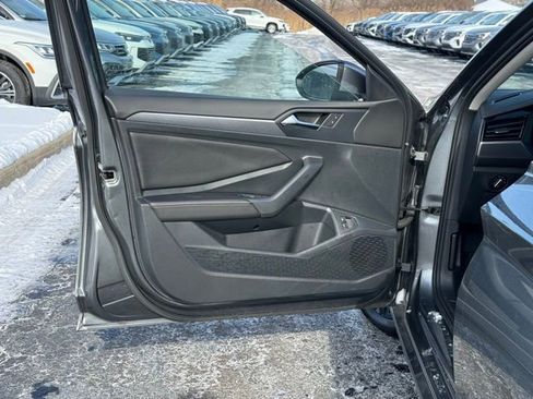 Used 2024 Volkswagen Jetta SE w/ Panoramic Sunroof Package image 21